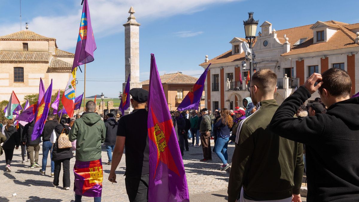50 años en la campa de Villalar: "La fiesta es una romería reivindicativa y laica que resiste a lo largo de la historia"