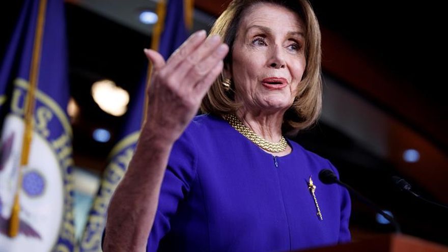 Pelosi llama al orden a congresista musulmana por comentarios "antisemitas"