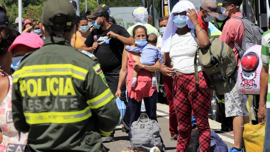 El 55 % de los migrantes venezolanos radicados en Colombia son irregulares
