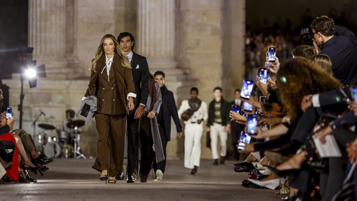 Desfile de Silbon en el Puente Romano