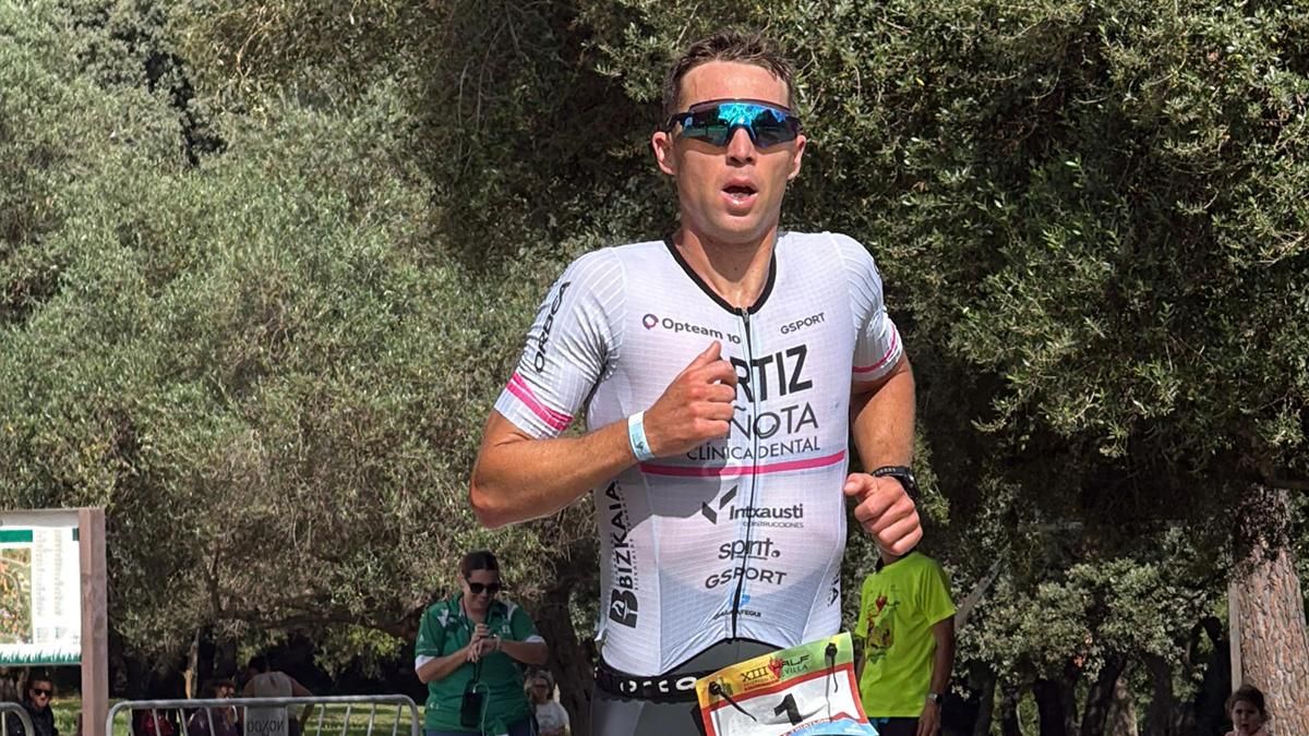 Sergio Ortiz revalida su título de campeón de Andalucía de media distancia