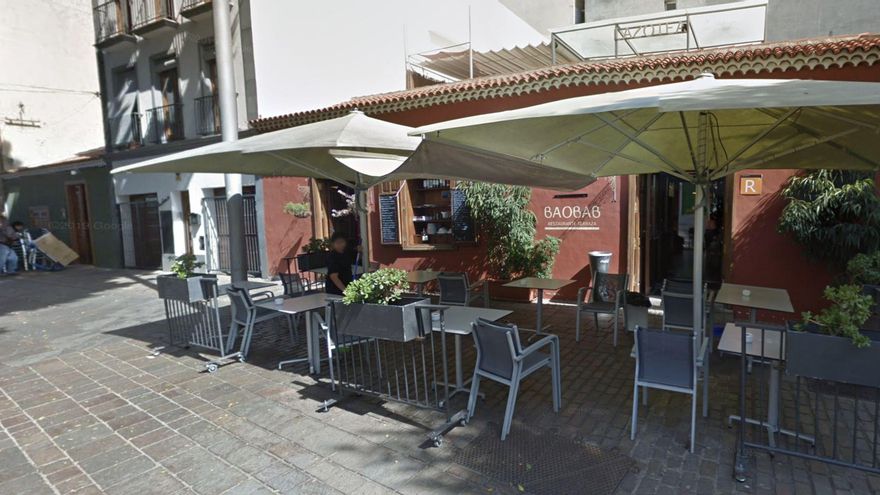 Un restaurante en la calle Antonio Domínguez de Santa Cruz