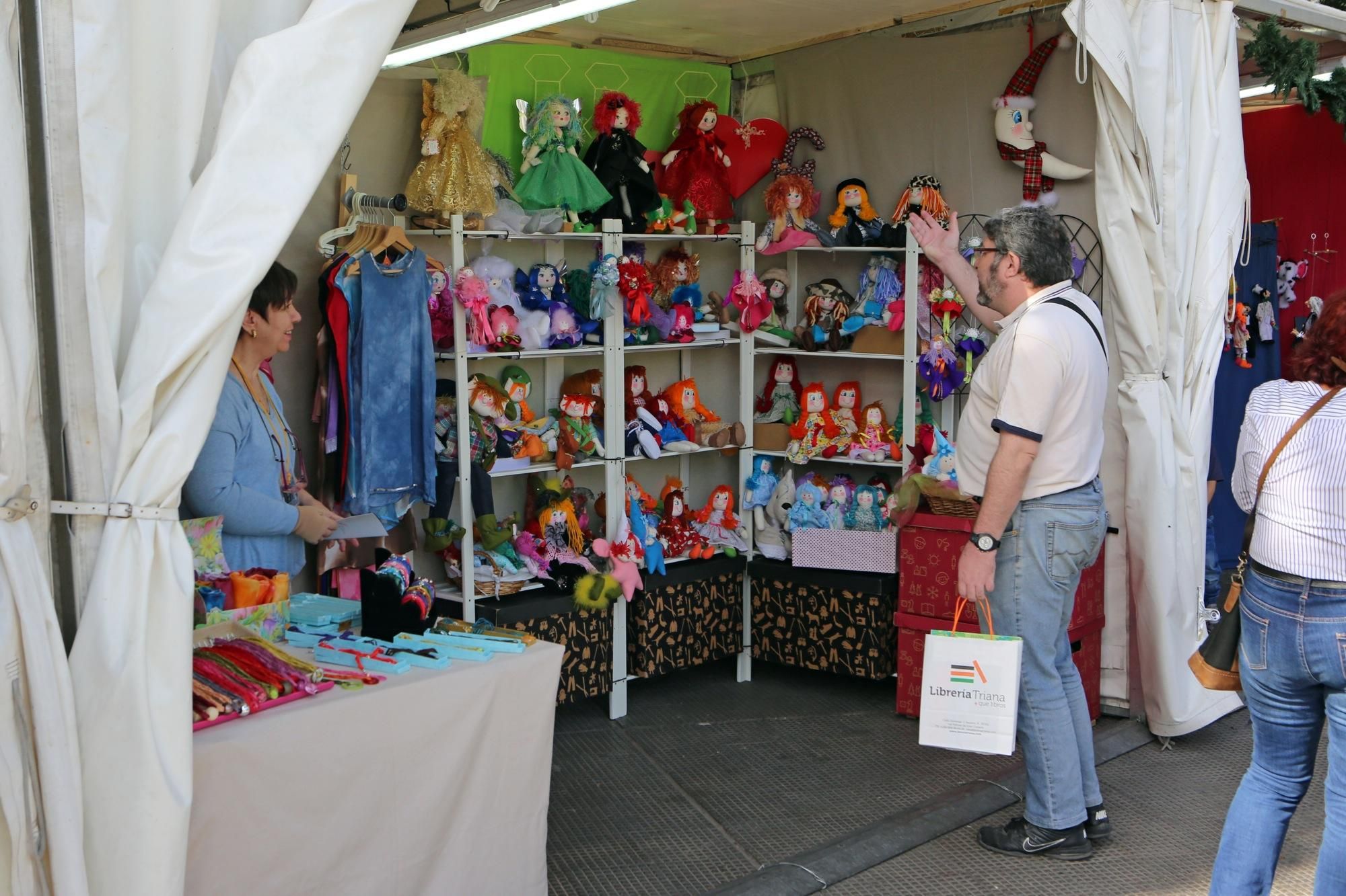 La 22ª Feria de Artesanía, en el Parque de San Telmo (Las Palmas de Gran Canaria).
