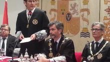 Juan Martínez Moya (a la derecha), durante el discurso del nuevo presidente del TSJMU, Pascual de Riquelme / TSJMU