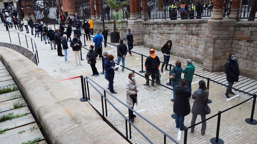 La abstención, el peor rival de todos los partidos el 14F