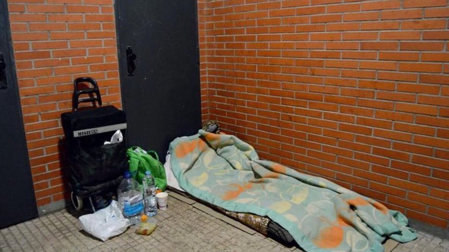 Cuando la sala de espera de un hospital se convierte en el hogar de las personas sin hogar