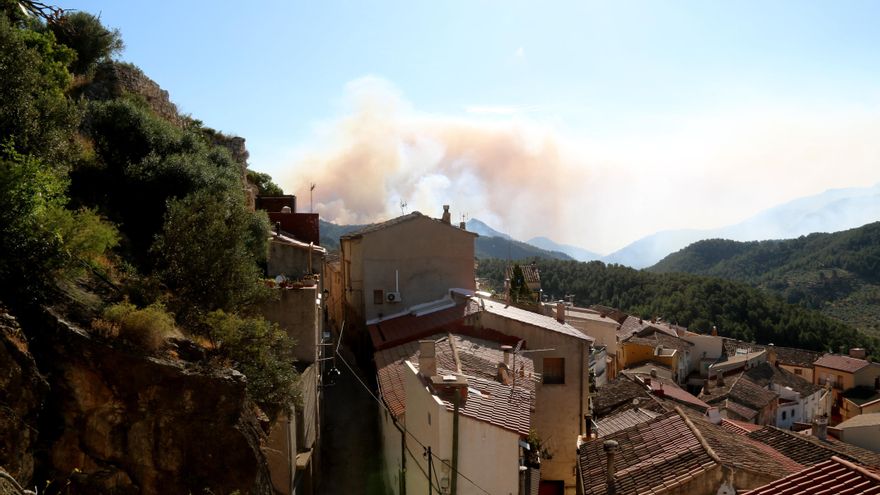 Por qué los expertos priorizan el confinamiento a la evacuación ante un incendio: "Da mucha seguridad"