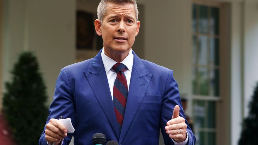 El Gobierno de EE.UU. admite que el control aéreo padece "cientos de grietas" por semana