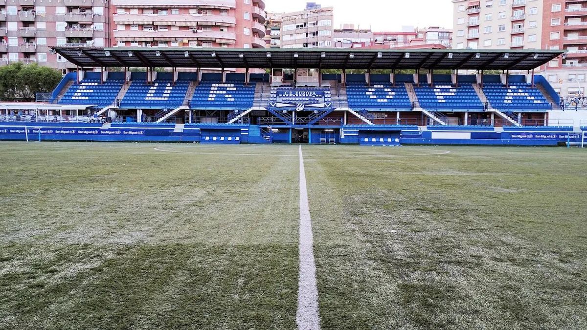 El C.E. Europa denuncia una actuación "desproporcionada" de la Policía Nacional contra un aficionado con una estelada
