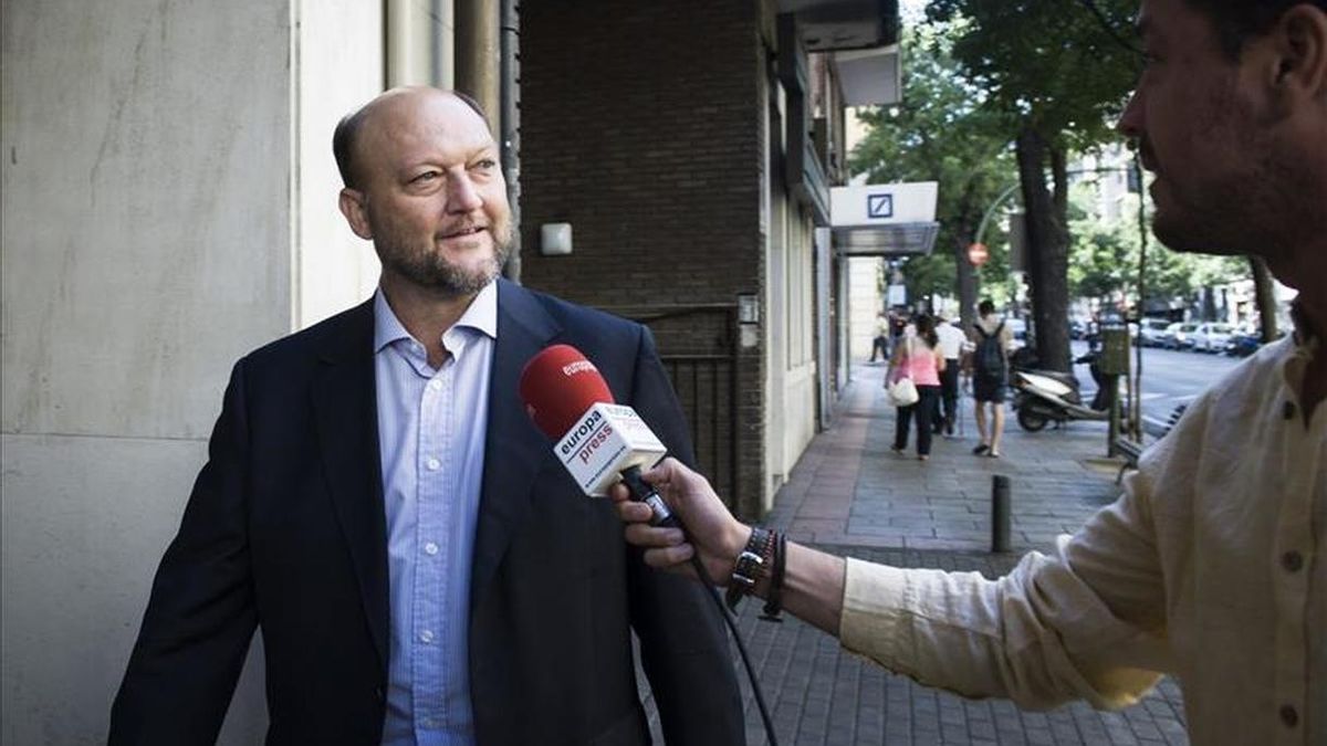 PSOE dice que anuncio de bajada de IRPF de Rajoy es "otro brindis del PP"