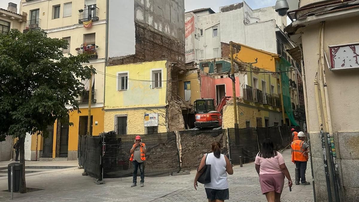 La constructora del hotel de Cabestreros echa abajo el histórico edificio del Baobab sin esperar al dictamen de la Justicia
