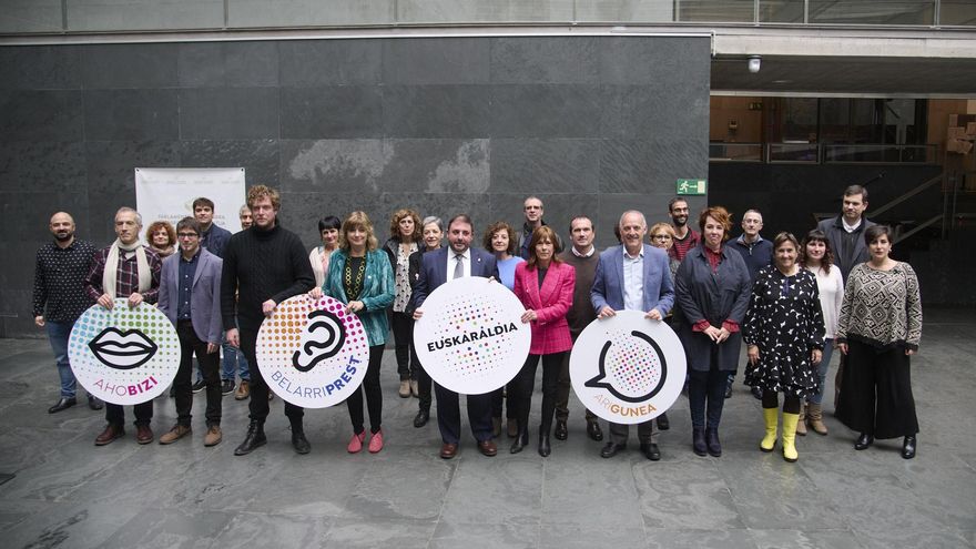 Euskaraldiaren aurkezpena Nafarroako Parlamentuan