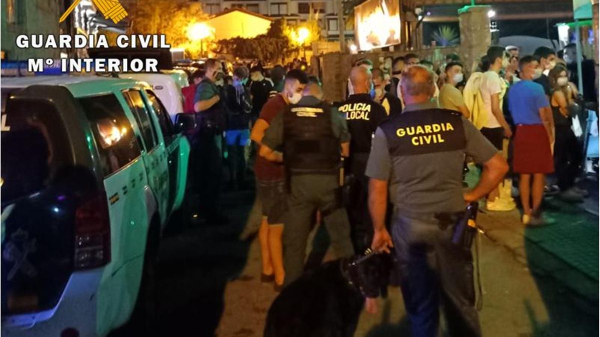 Intervención de la Guardia Civil en un botellón. Imagen de archivo