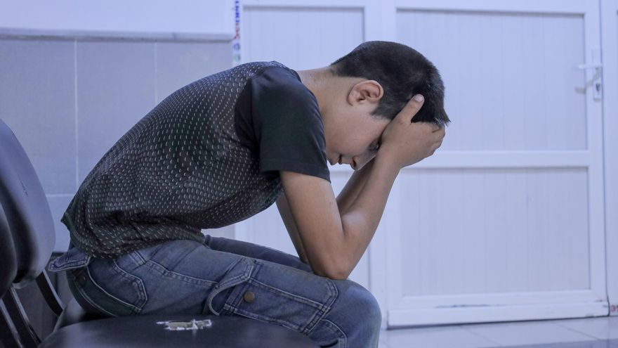 Cómo detectar y cómo responder si tu hijo padece acoso escolar, según un experto: “El principal predictor de daño es el tiempo”