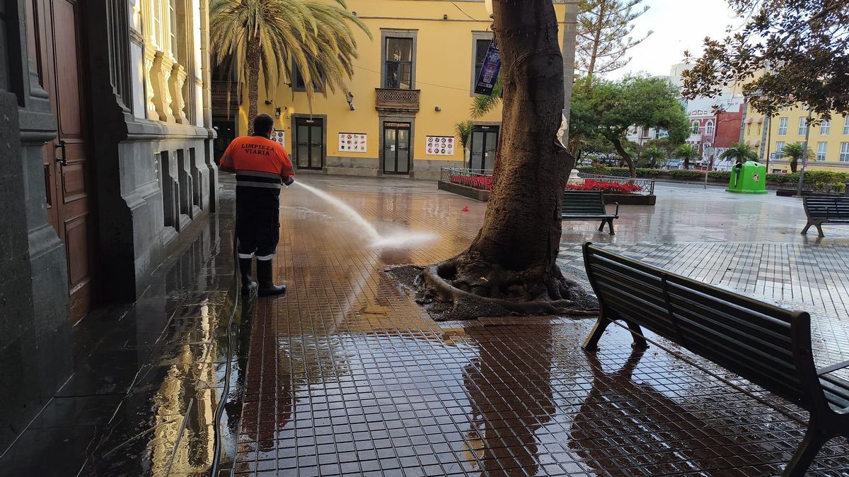 La Nochevieja deja 1.600 kilos de residuos en Las Palmas de Gran Canaria