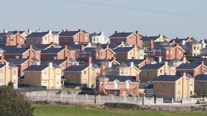El Estado comienza a estudiar la constitucionalidad de la Ley del Suelo de Cantabria que liberaliza la construcción de vivienda en suelo rústico