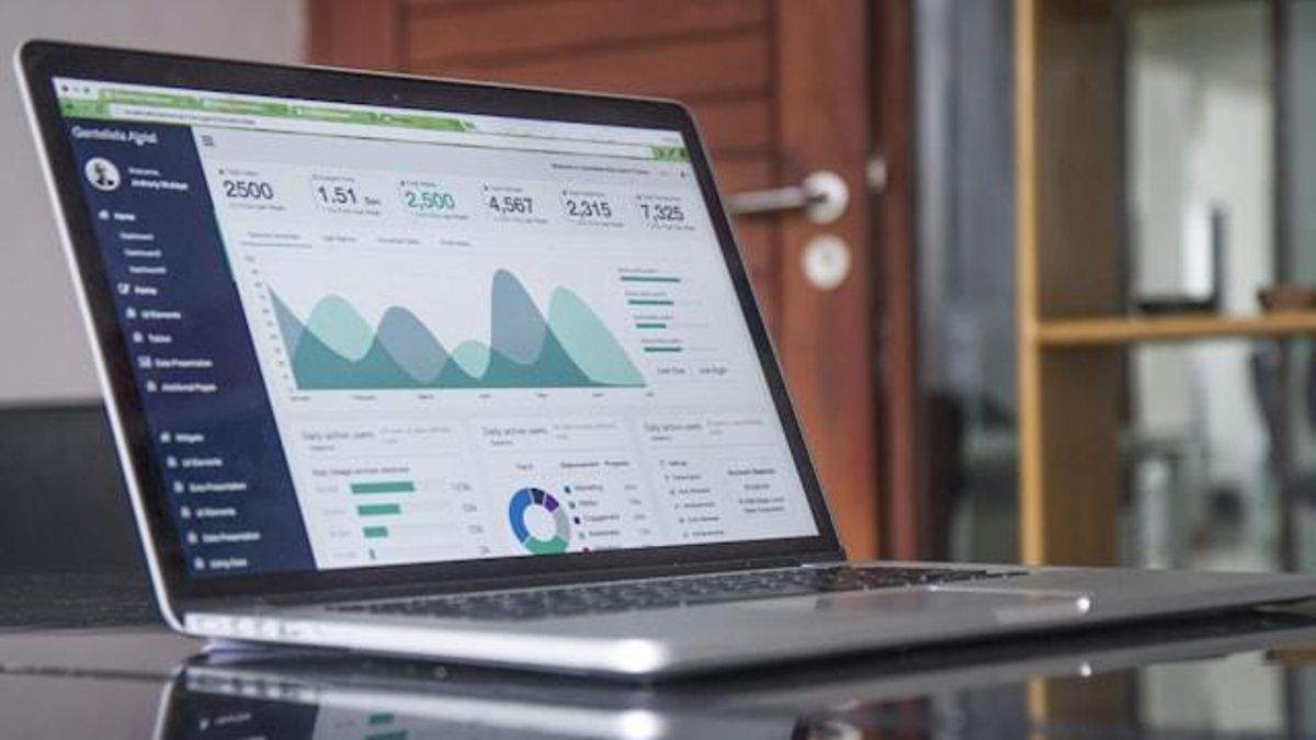 Reinventarse a los 30 (o a los 45): el marketing digital se consolida como la vía rápida hacia el empleo cualificado