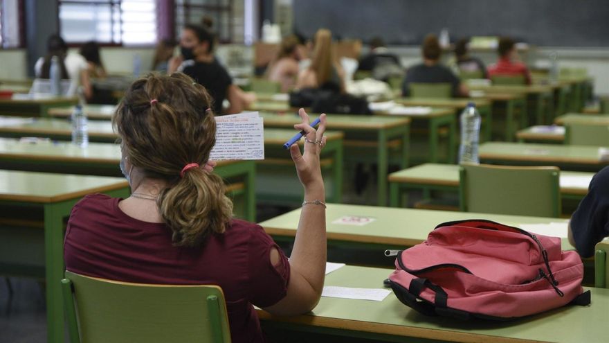 Más de 13.000 alumnos afrontan desde este martes en Valencia una PAU marcada por la DANA y el cambio de modelo de examen