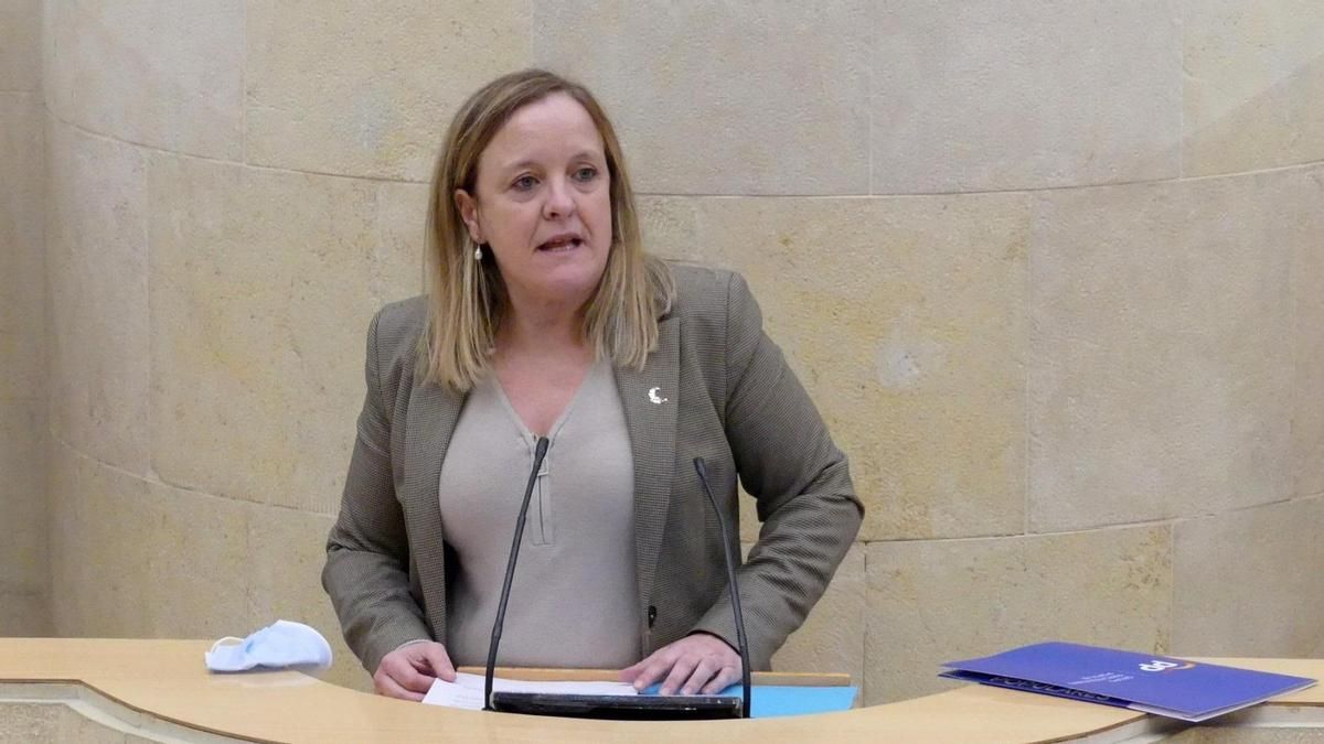 Isabel Urrutia en el Parlamento.