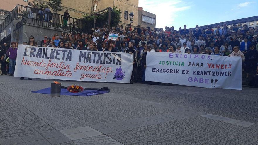 Cientos de personas exigen justicia para Yanely, la joven asesinada por su pareja en Bilbao: "No ha muerto, ha sido asesinada"