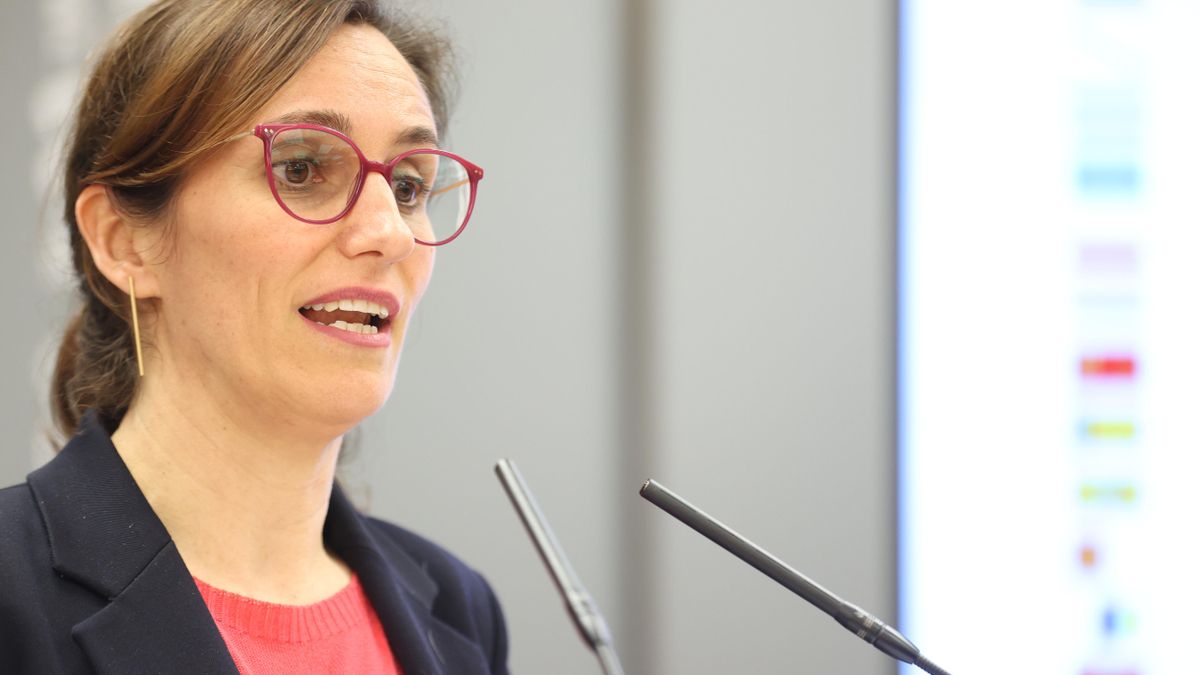 La ministra de Sanidad, Mónica García, durante una reciente rueda de prensa. EFE/ Víctor Lerena