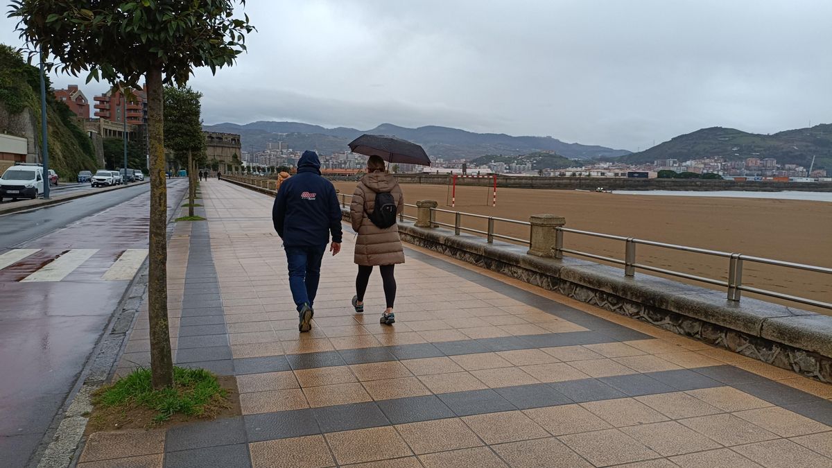 La AEMET anuncia el paso de una vaguada atlántica que traerá lluvias y tormentas en buena parte de España
