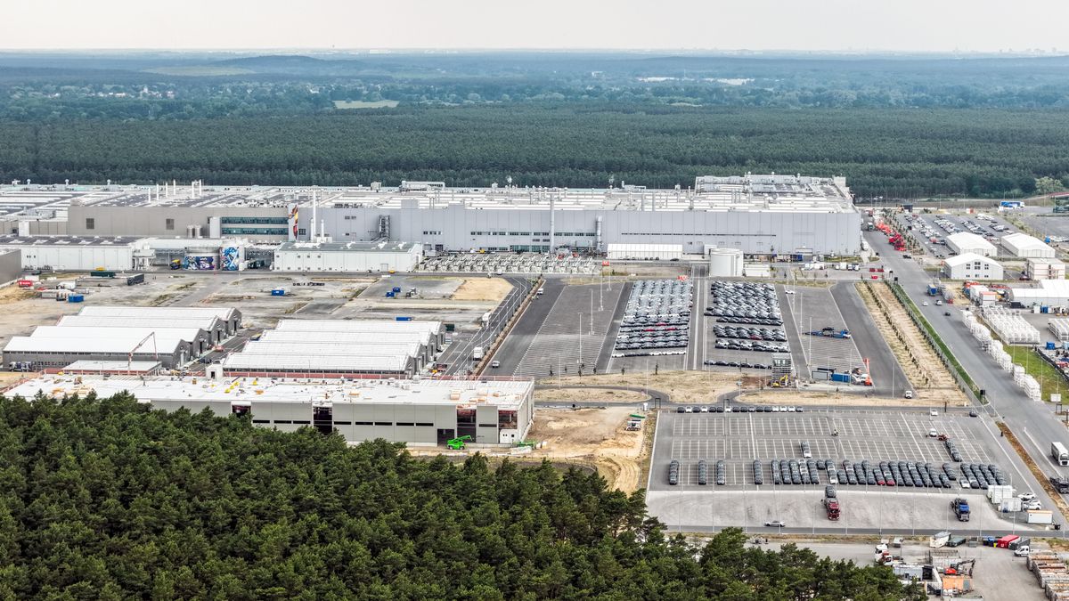 Imagen aérea del complejo de Tesla en Grünheide