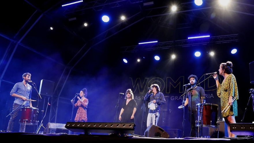 El grupo polifónico San Salvador, de Francia, durante el concierto que ofreció este sábado en la tercera jornada del festival de música, artes y danza Womad Las Palmas de Gran Canaria 2022. EFE/ Elvira Urquijo A.