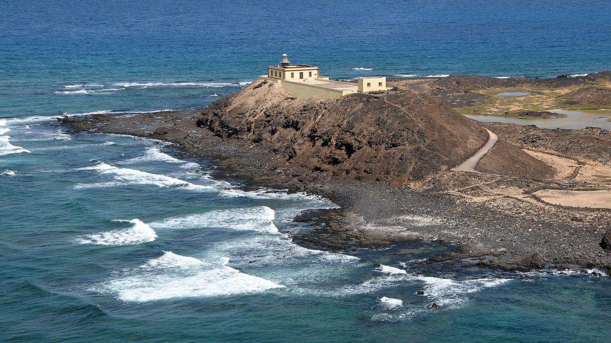 Este islote canario, antiguo refugio de piratas, debe su nombre a que fue masivamente habitada por lobos marinos