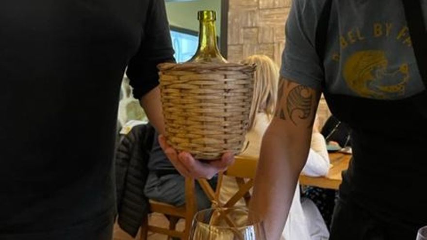 Vino de guachinche en dama juana