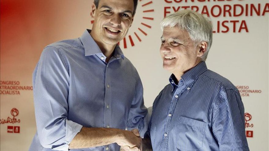El PSOE da por hecho el retraso de las primarias a 2015 para encumbrar a Sánchez