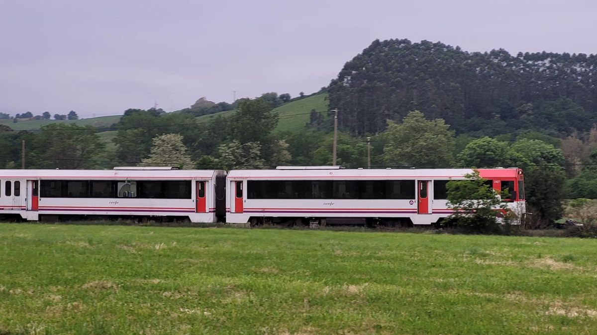 Cantabria reclama al ministro Puente y a Renfe plazos de fabricación y entrega de los nuevos trenes de cercanías