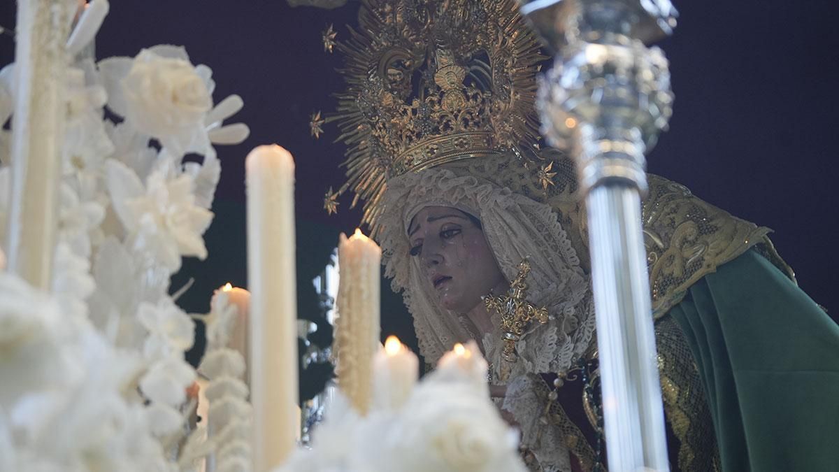 La procesión de la Hermandad de la Cena, en imágenes
