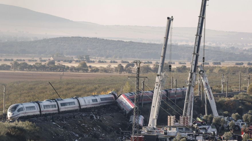 Accidente de tren en Toledo, última hora en directo: Page eleva la cifra a 69 muertos en Urda