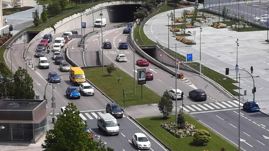 ¿Podré entrar con mi coche en Santander Centro?: La Zona de Bajas Emisiones es una entelequia a tres meses de que acabe el plazo