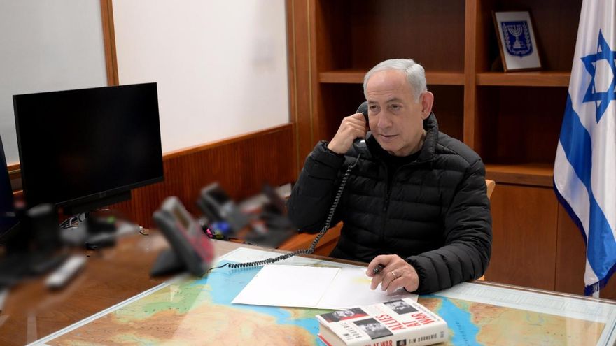 Netanyahu hablando con Trump.