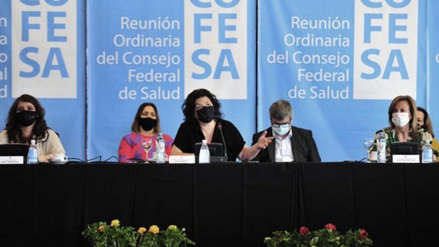 Vizzotti anunció nuevas pautas para los aislamientos y habló de "tercera ola" frente a la variante ómicron