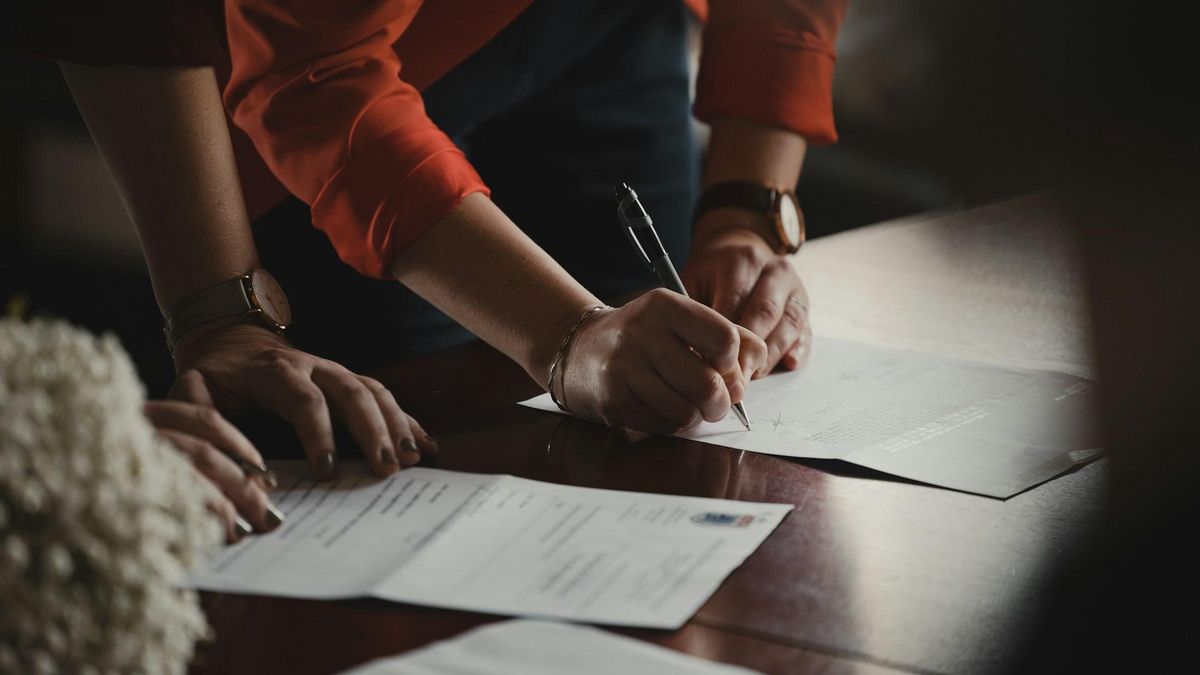 El contrato por escrito, un derecho del trabajador aunque haya sido contratado de manera verbal