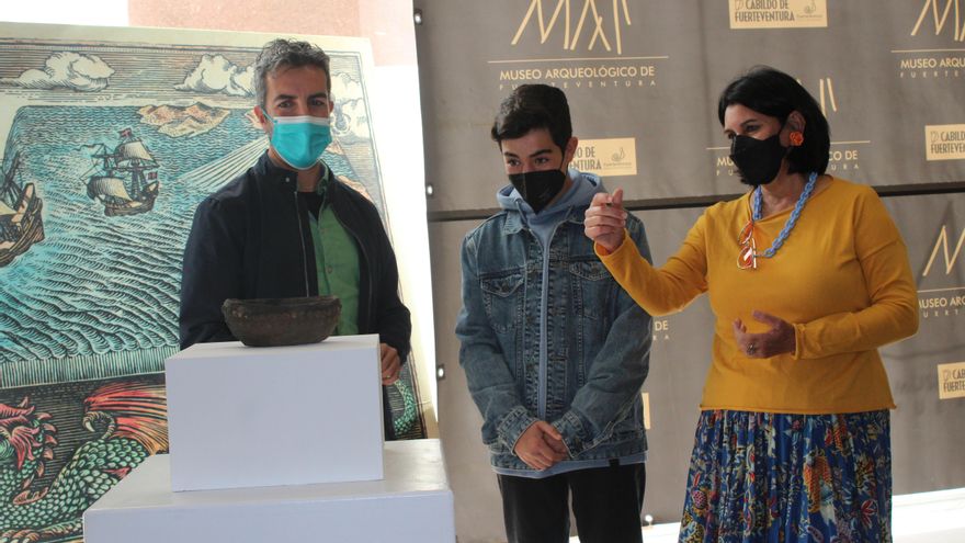 Insólito hallazgo en Fuerteventura: un niño descubre entre las grietas de un malpaís una "excepcional" pieza aborigen