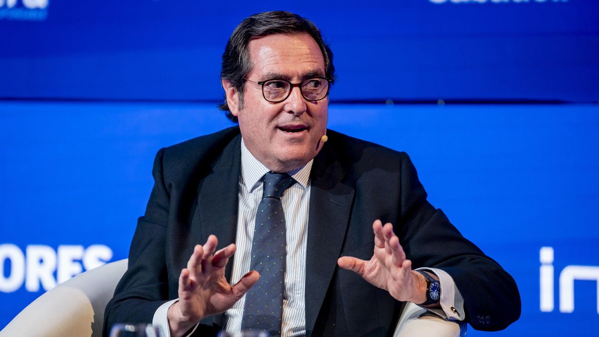 Tambores de guerra "sucia" en las elecciones a liderar la CEOE que aspira a ganar de nuevo Antonio Garamendi