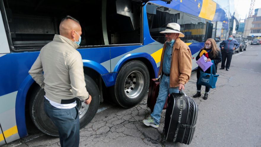 Casi 100 venezolanos regresan a su país desde Ecuador en el plan "Vuelta a la Patria"