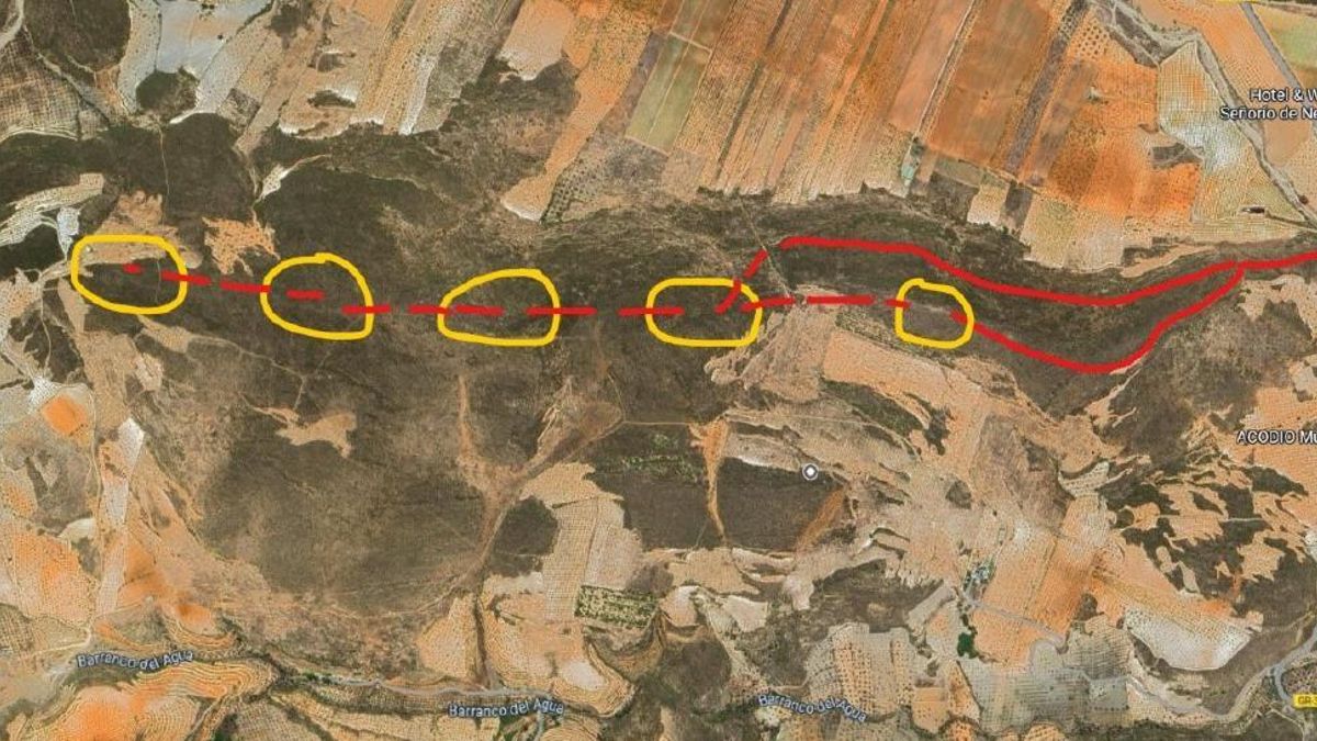 La lucha de unos vecinos de Granada contra la construcción de un parque eólico que "arrasa" un entorno natural