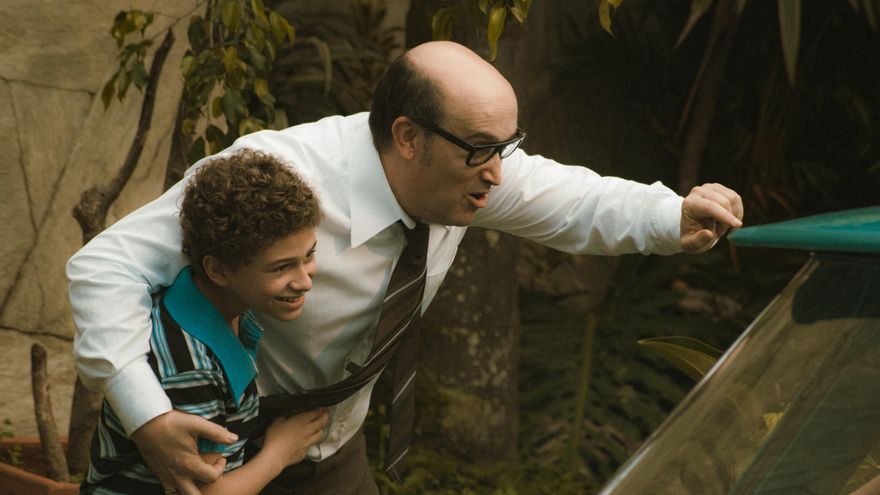 Nicolás Reyes Cano y Javier Cámara en 'El olvido que seremos'