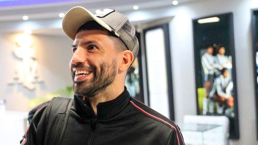 El Kun Agüero defendió a Messi y le respondió a Canelo Álvarez: "Seguro no sabés de fútbol"