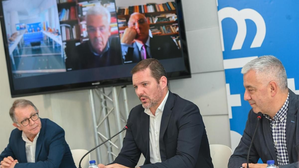 La Xunta presenta su plan para el gallego con meses de retraso y remite a la negociación política los "ajustes" de su presencia en la enseñanza