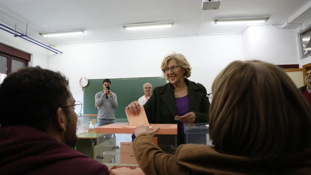 Carmena subraya que todas las opciones políticas deben "respetar la democracia, ser tolerantes y aceptar al otro"