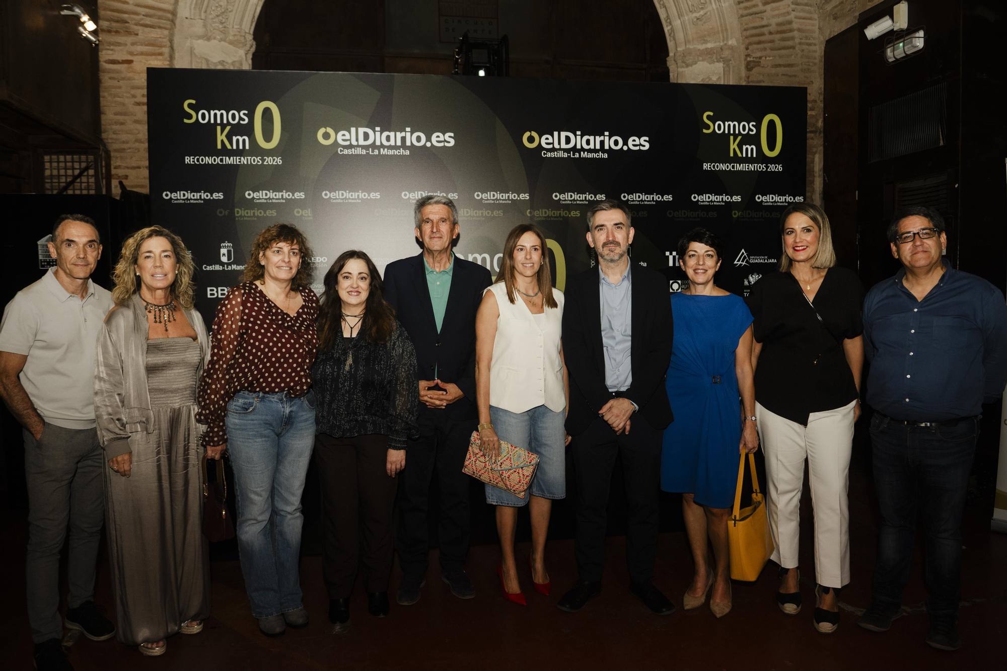 Concejales y concejalas del Grupo Municipal Socialista del Ayuntamiento de Toledo, junto a José Pablo Sabrido y el equipo de elDiario.es y elDiario.es de Castilla-La Mancha