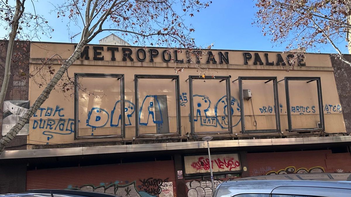 Vandalizan con pintadas uno de los antiguos templos del cine en Palma: "Alteran la calidad del paisaje urbano"
