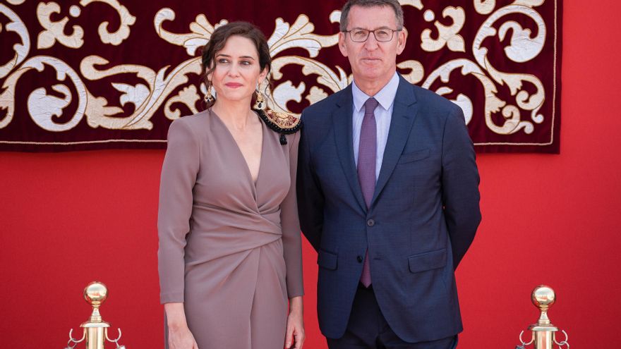 Archivo - El presidente del Partido Popular, Alberto Núñez Feijóo, y la presidenta electa de la Comunidad de Madrid, Isabel Díaz Ayuso