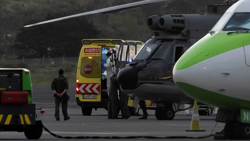 Continúa el rescate del cayuco con 17 cadáveres localizado al sur de El Hierro